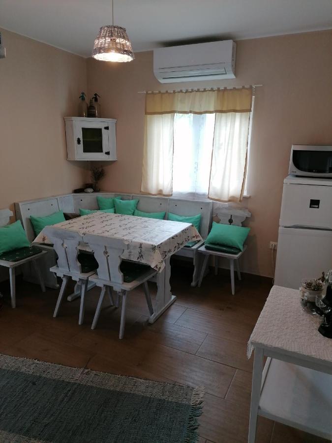 Menta Apartman Mezokovesd Bagian luar foto