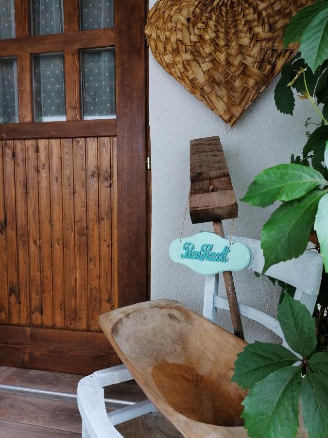 Menta Apartman Mezokovesd Bagian luar foto